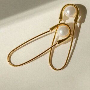 En Route Jewelry Classic Pearl Safety Pin Earring Gold